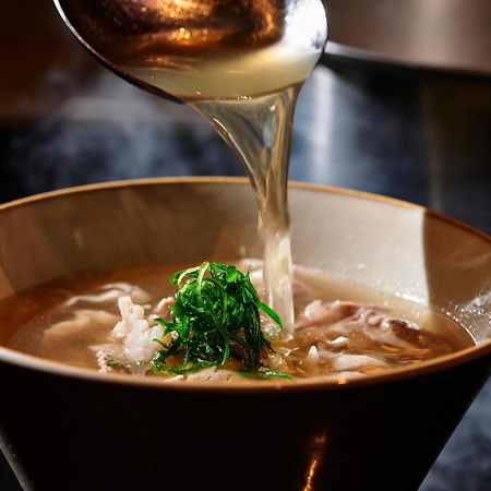 Omo7 Osaka By Hoshino Resorts מראה חיצוני תמונה A bowl of soup being served