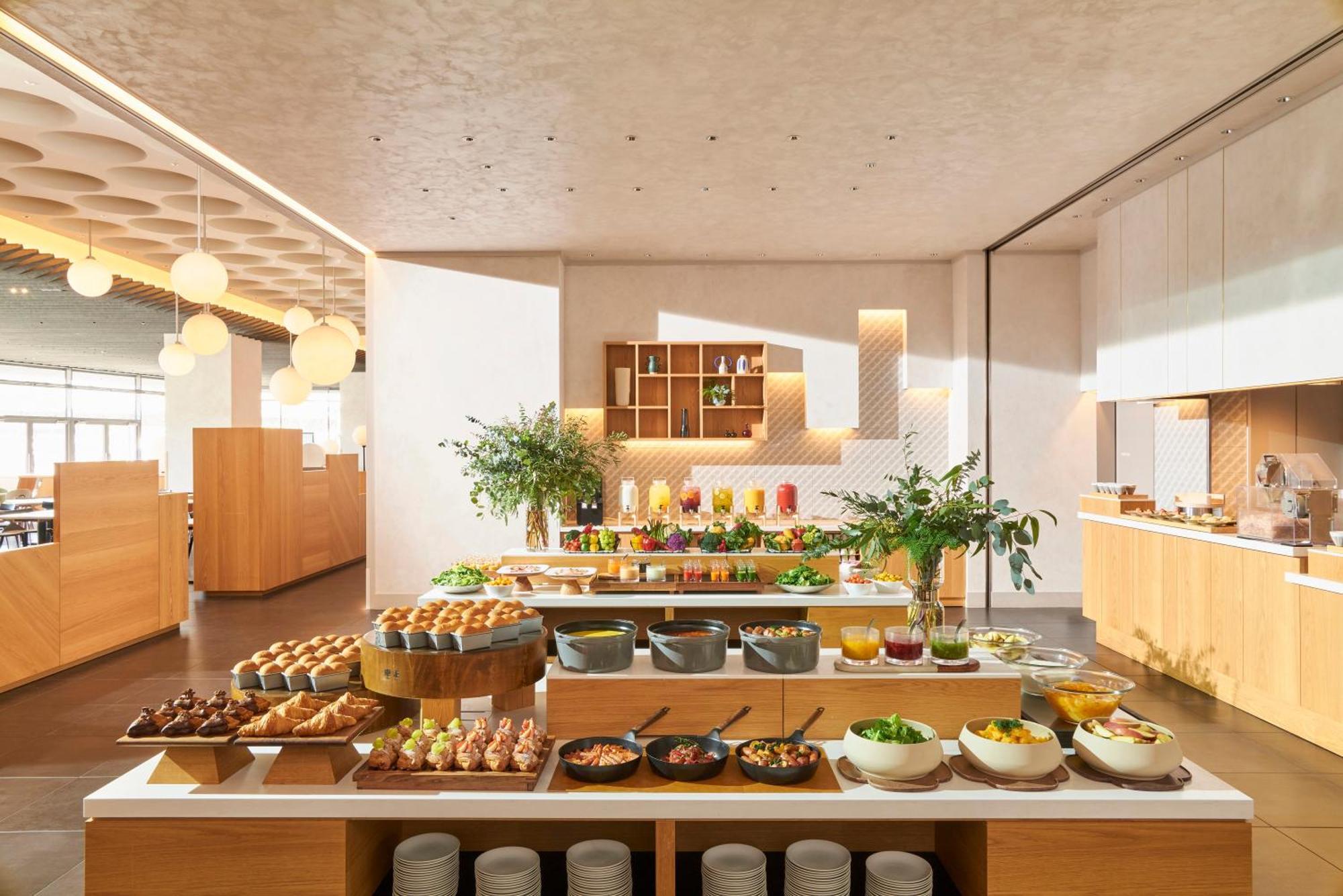 Omo7 Osaka By Hoshino Resorts מראה חיצוני תמונה The buffet at the lounge